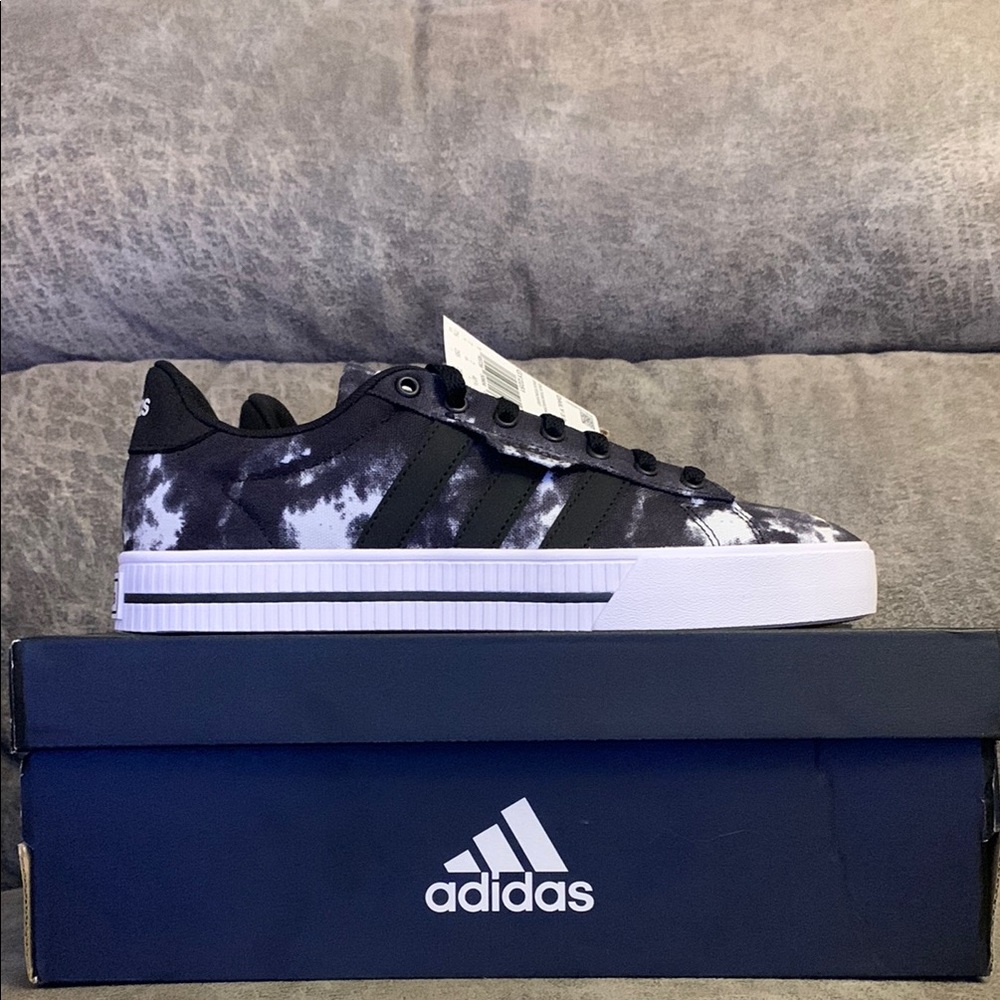 NEW with tags Adidas Daily 3.0 Skateboarding Shoes men’s size 7.5